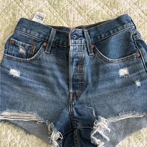 Levi’s 501 Distressed Women Shorts
